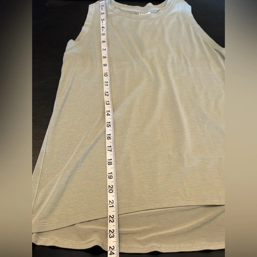 Athleta Tank Top size Small athletic wear comfortable fit